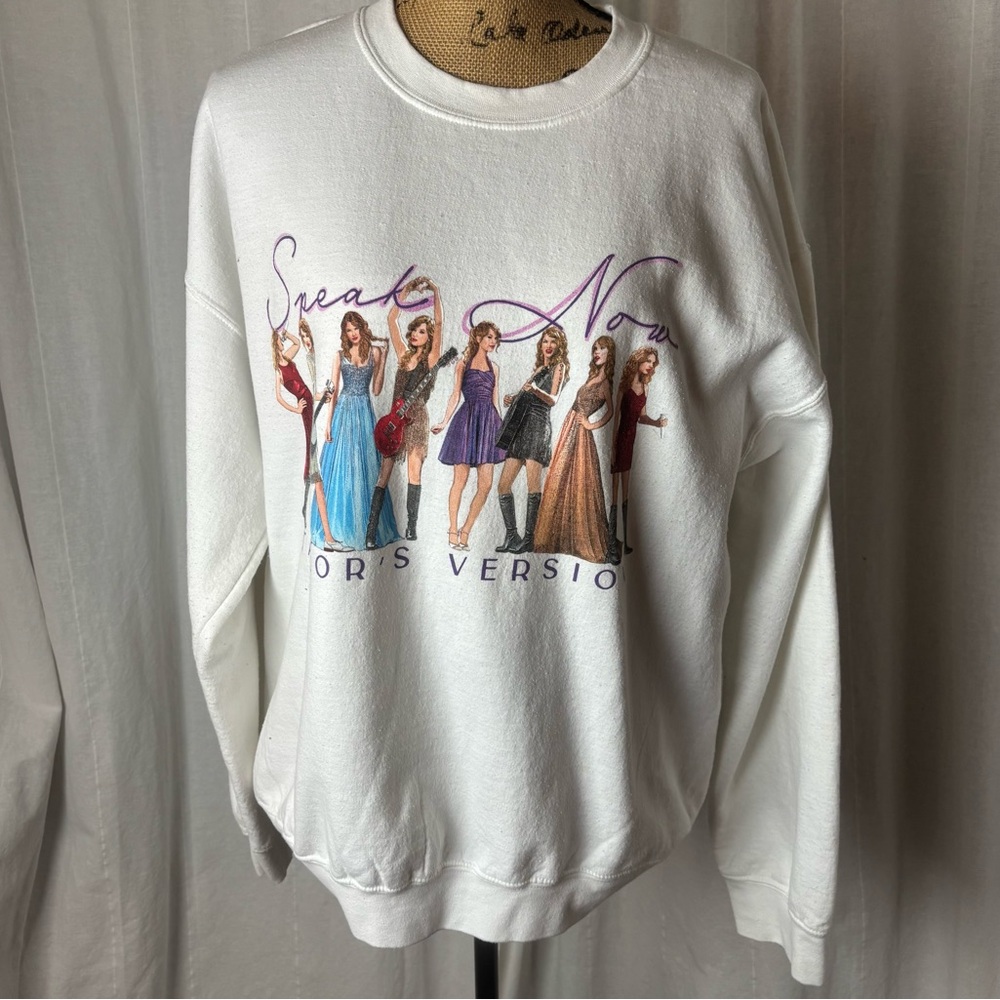 Taylor Swift Speak Now Eras Crew Neck Graphic Sweatshirt White Size Large